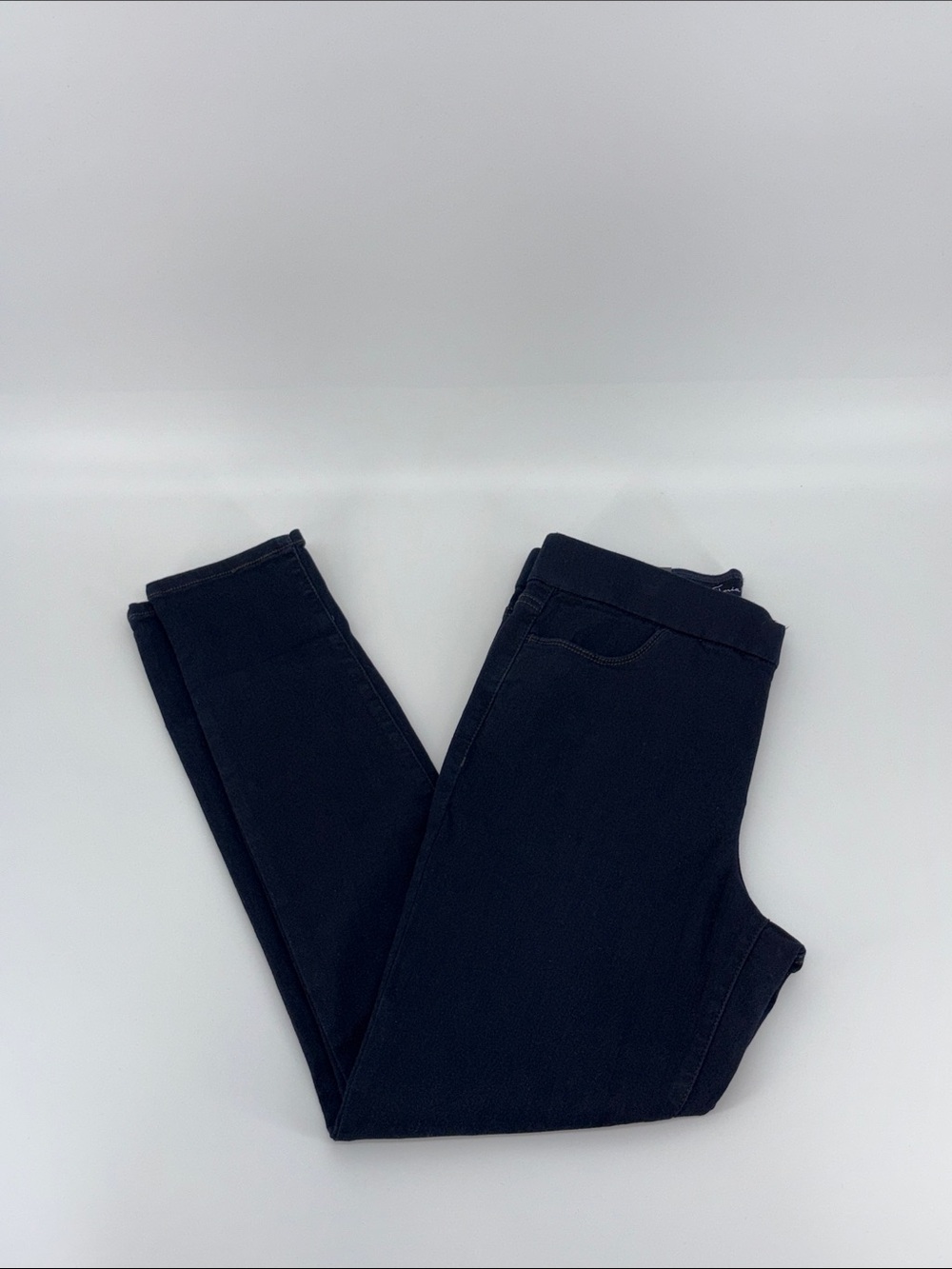 Gloria Vanderbilt New Women’s 10 All Around Slimming Effort Pull-on Jean